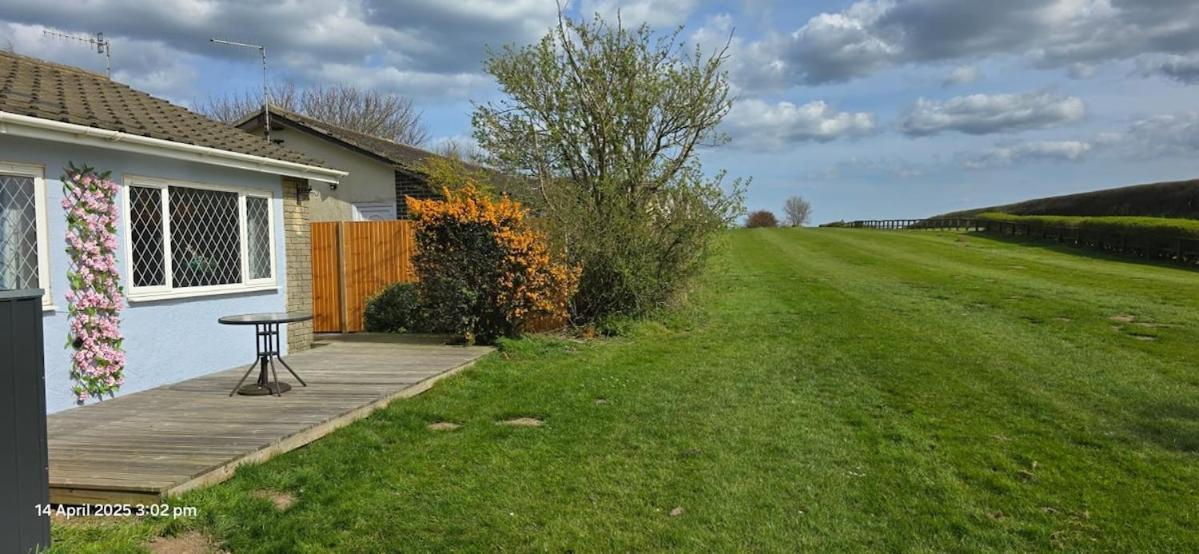 Cozy Nook Apartment Gristhorpe Exterior photo